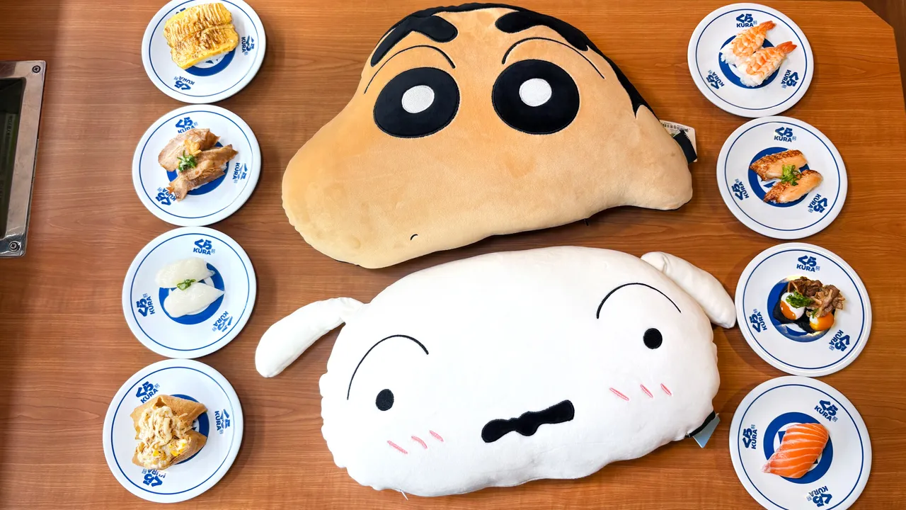 蠟筆小新與小白絨毛抱枕。業者提供