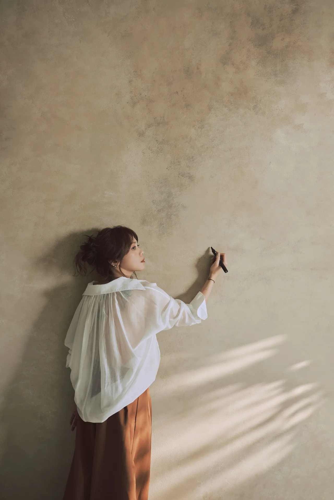 蔡健雅將於4月4日舉辦除此之外Into The B-Sides演唱會。躍耳娛樂