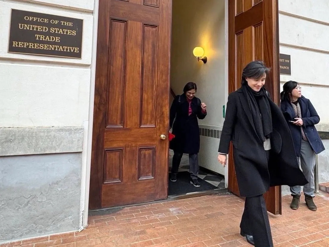 鄭麗君表示，她要感謝所有談判團隊的成員，包括楊珍妮政委、經貿談判辦公室的夥伴、各部會首長及同仁們的付出。取自鄭麗君臉書