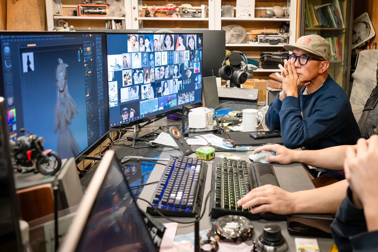 具俊曄參考無數張大S的照片設計雕像。翻攝李承道臉書