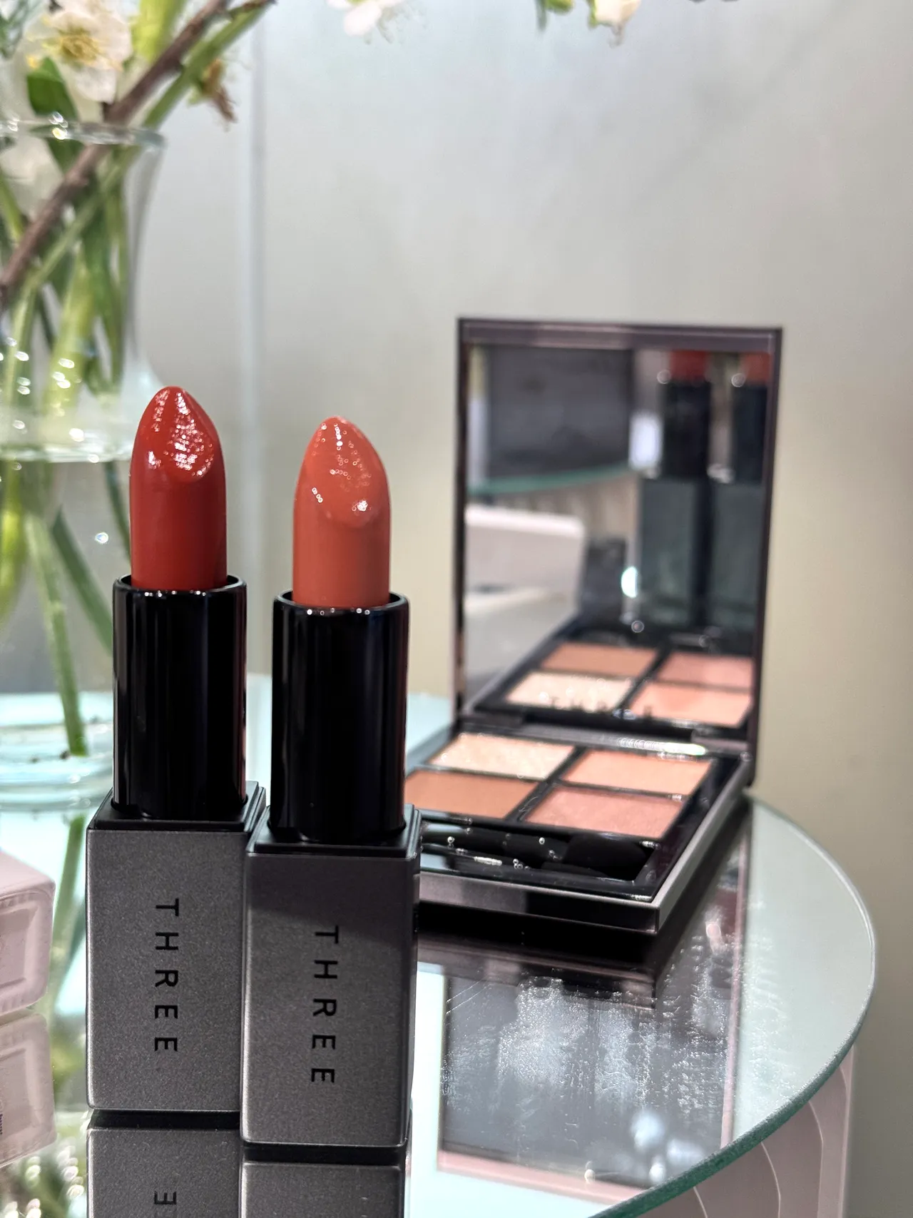 THREE夢幻柔光唇膏，各1300元。張家玲攝
