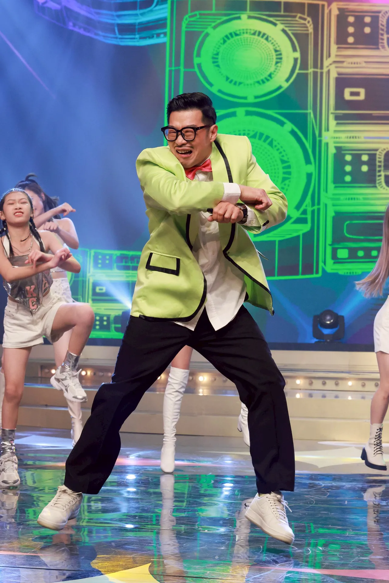 馬力歐站C位領跳，事前非常焦慮。民視提供