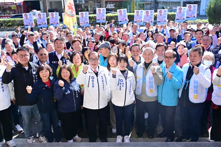 陳見賢登記初選,地方政壇人士力挺。陳見賢團隊提供