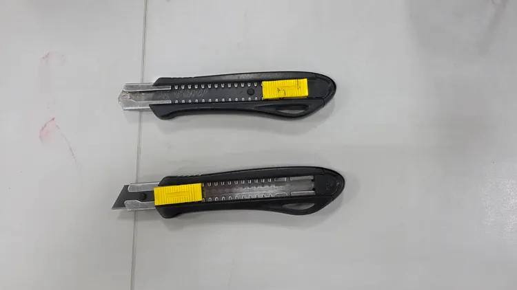 吳男犯案用的美工刀。翻攝畫面