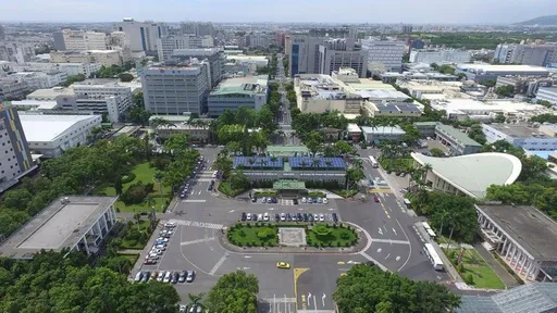 高雄女保全廠區遭男友瘋砍！　逃跑前還嗆「殺妳媽媽」警方追緝中