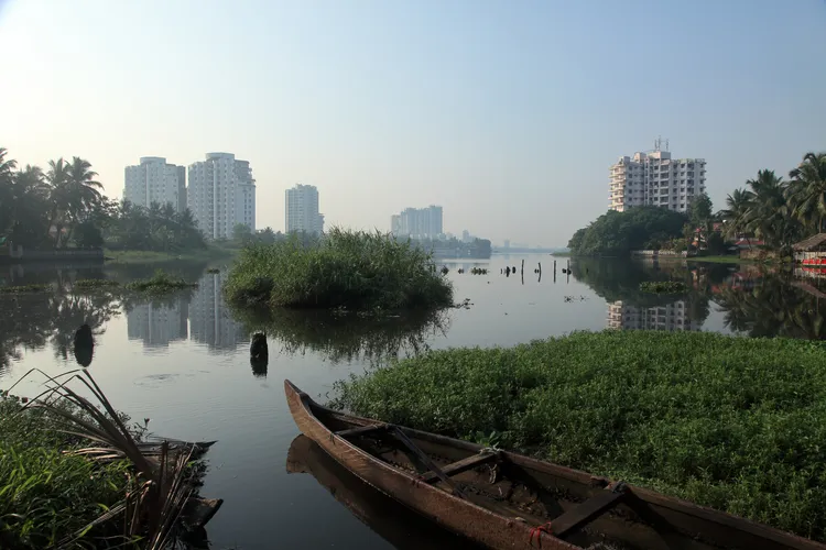 印度「科欽」是一座融合歷史貿易底蘊與現代藝術氣息的海濱城市。Booking.com提供