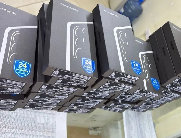 面對外界質疑「破壞發表節奏」，爆料者強調這批Samsung Galaxy S26 Ultra為通路公開販售的零售版本，且外盒清楚標示「24 Month Warranty for Africa」，並非評測機或受保密協議限制的樣機，認為分享內容並無違規之處。Sahil Karoul X