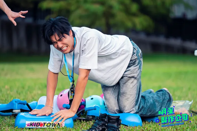 風田匿名投票「有待加強員工」因為寫錯「晉」字，被偉晉抓包 。TVBS提供