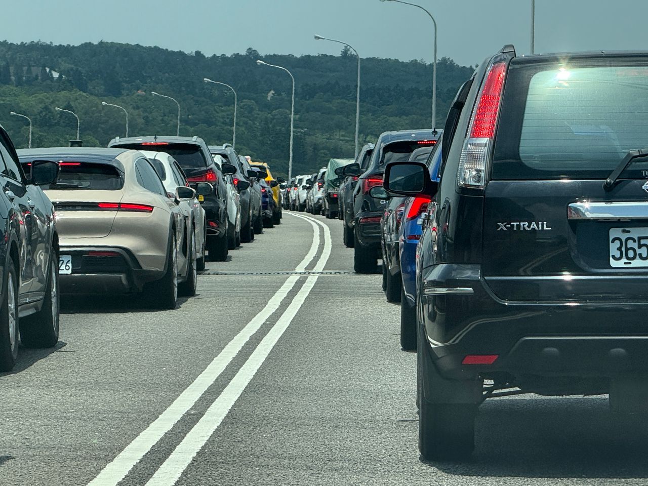 除夕返鄉車潮湧國道!凌晨車流暴增1.7倍 南向午後再出發