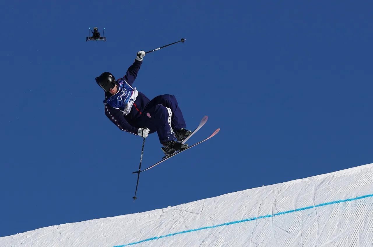 艾力克斯霍爾出戰自由式滑雪男子資格賽。路透