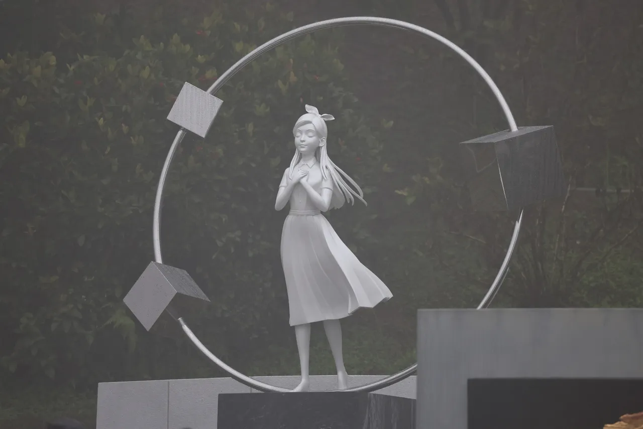 大S紀念雕像曝光。特勤中心攝