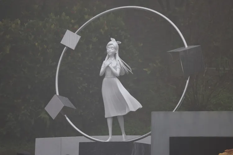 大S紀念雕像曝光。特勤中心攝