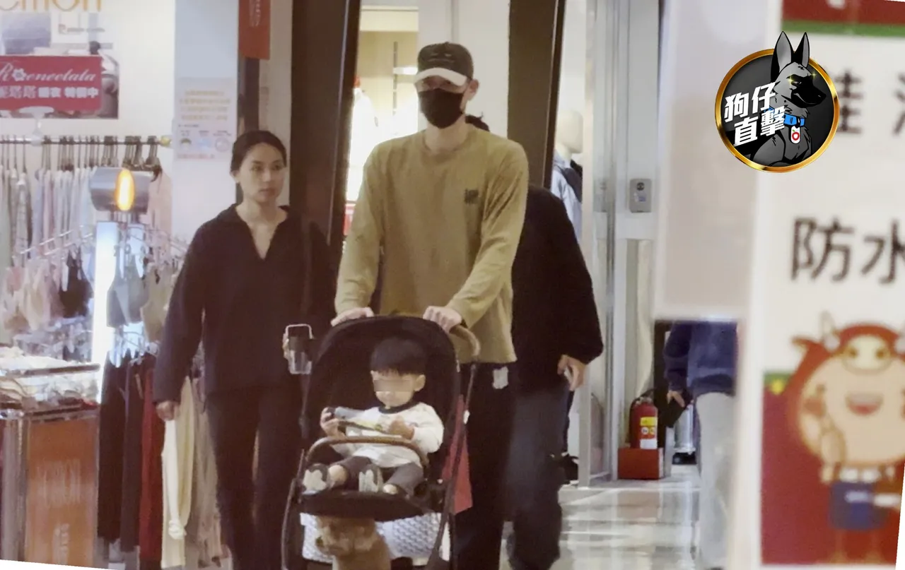 林書豪一家四口現身內湖大全聯用餐，吃飽後推著兒子散步逛家具店。特勤中心攝