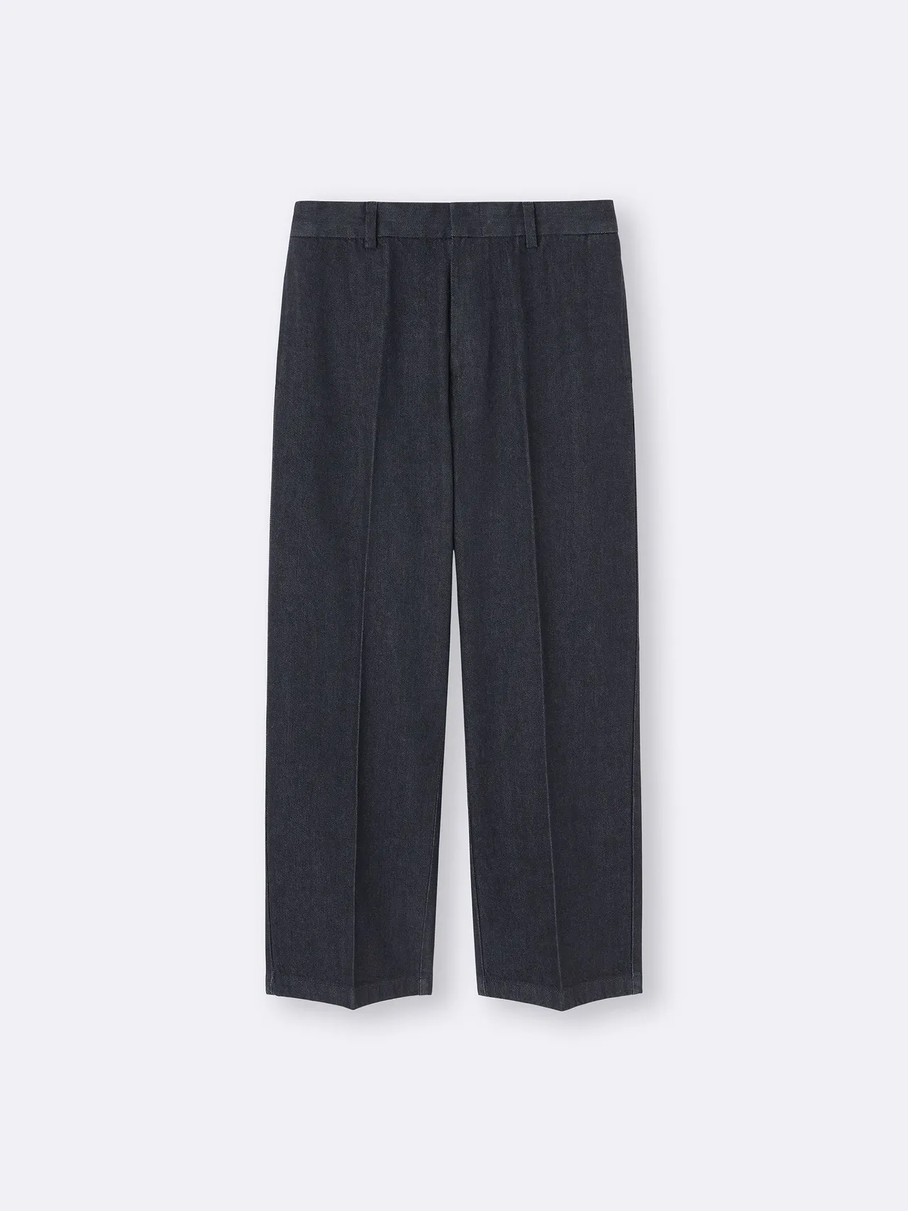 GU斜紋寬版直筒褲，優惠價790元。品牌提供