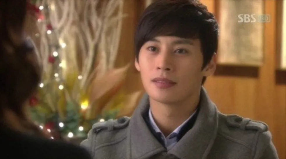 鄭恩宇當時出道5年，終於以《太陽的新娘》獲得SBS演技大賞新人獎。翻攝SBS