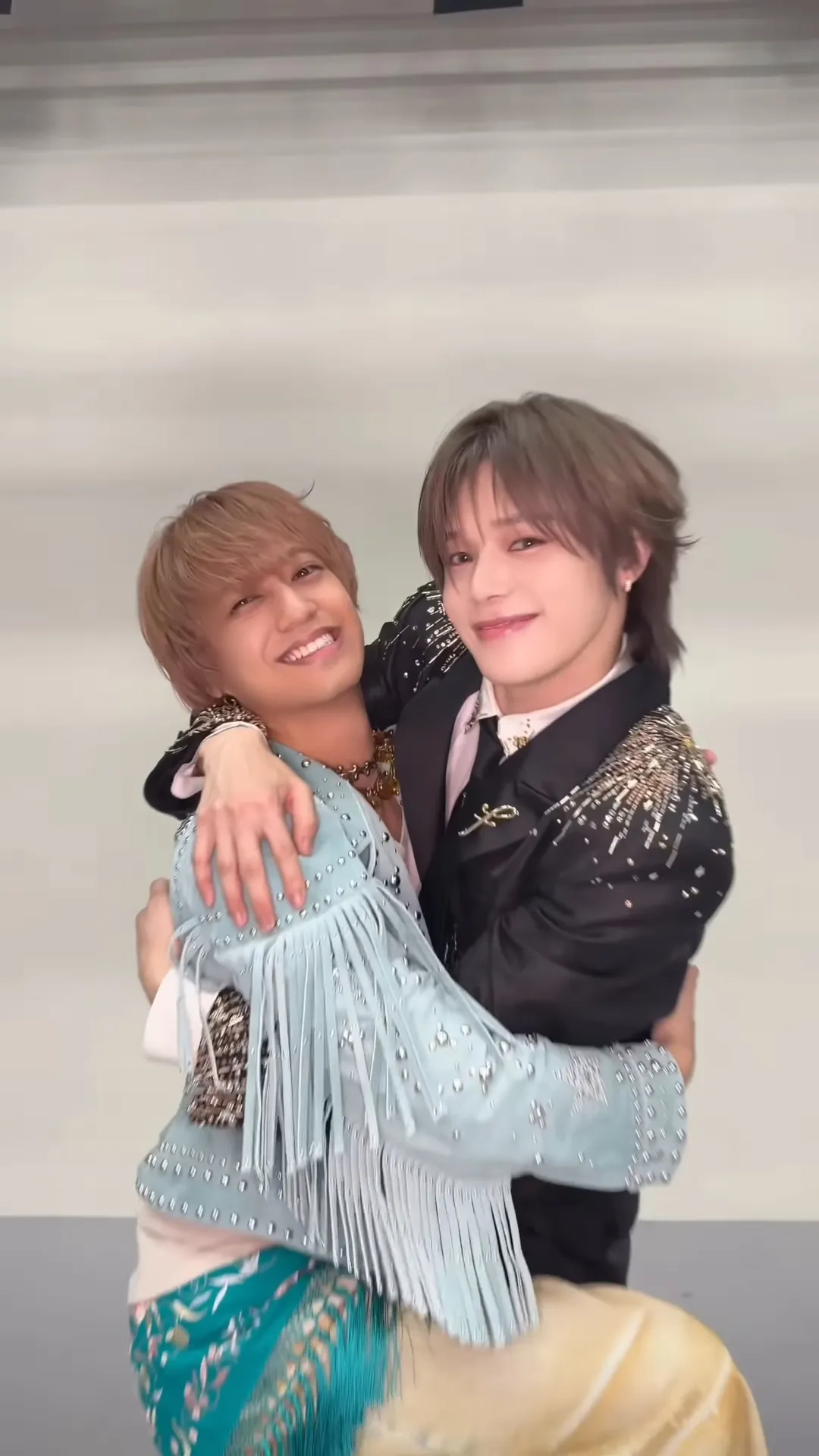 高橋海人（左）跟&TEAM的K交情好，想找他一起到台北101錄《電鍋之旅》。翻攝&TEAM IG