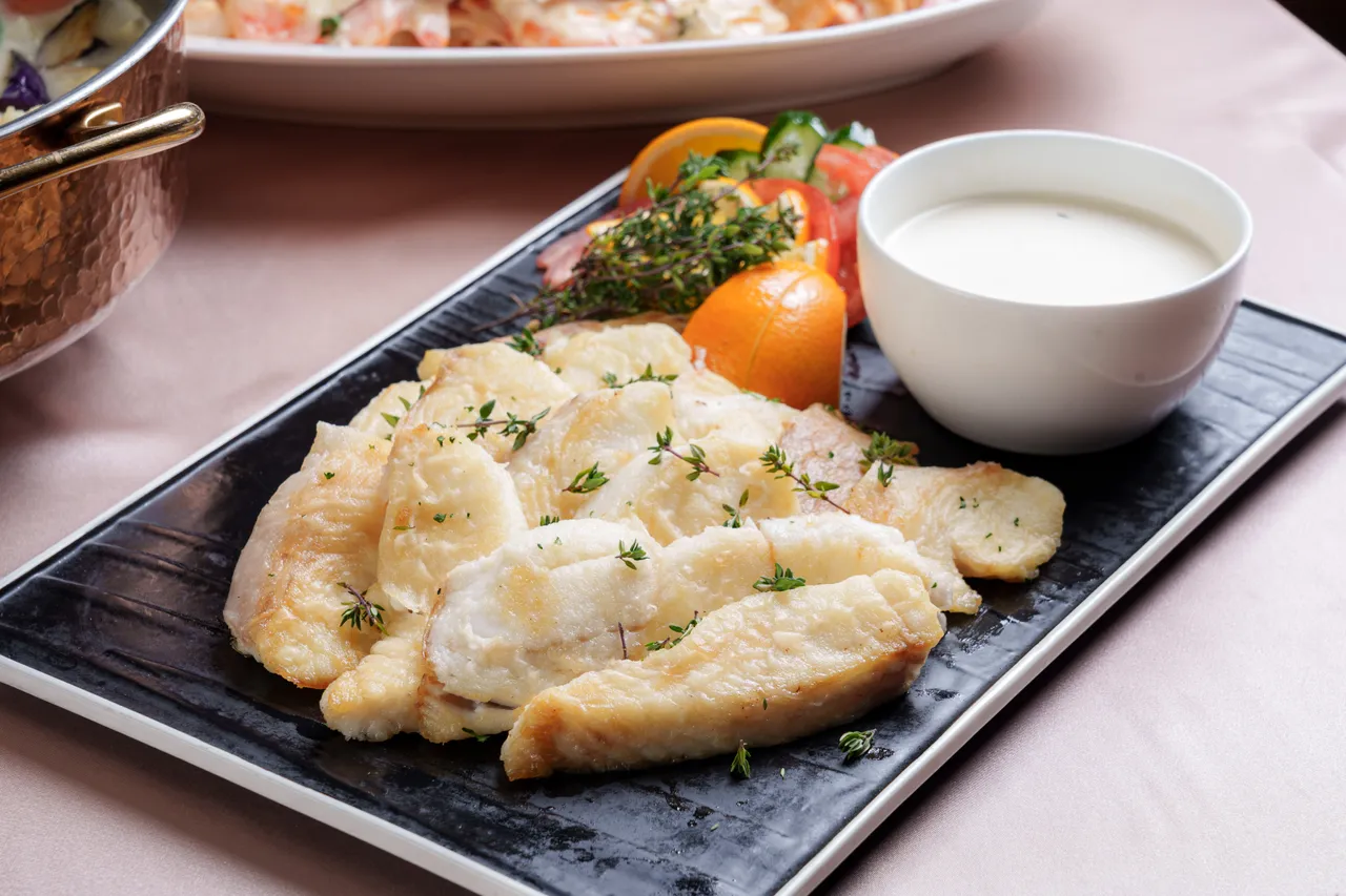 香煎比目魚佐檸檬奶油醬。業者提供