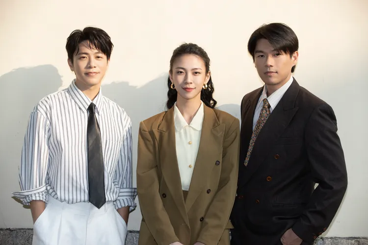 韋禮安(左起)與馬士媛、柯煒林合影。索尼音樂提供