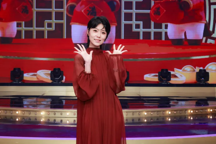 曹雅雯用歌聲傳播正面力量。民視提供