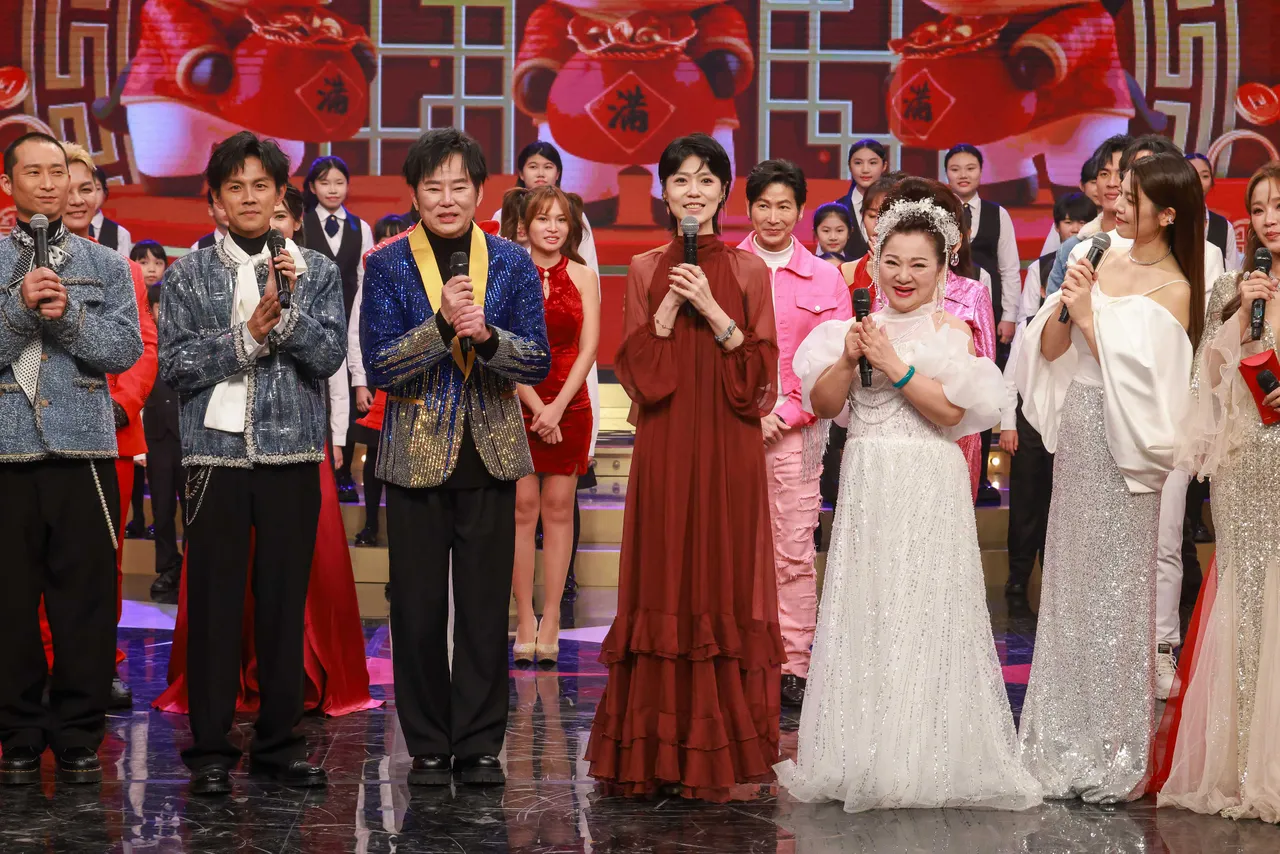 曹雅雯上除夕節目。民視提供