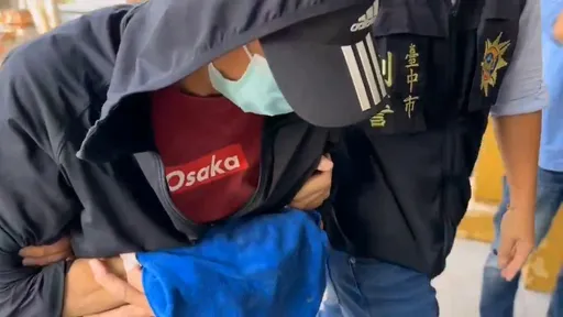 惡房客偷內褲遭退租　竟開車撞門燒死房東母女！殺人罪起訴