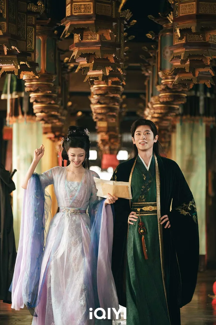 王楚然（左）、丞磊戲外也愛逗弄彼此。iQIYI愛奇藝國際站提供