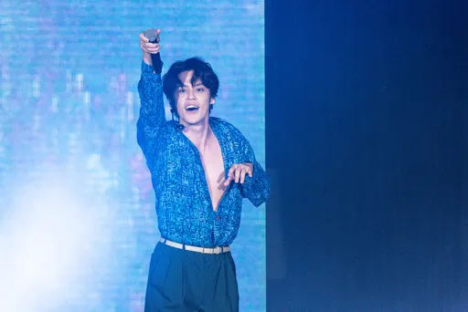 《鬼滅之刃》宮野真守連唱2天！不畏寒流深V短褲亮相狂送飛吻