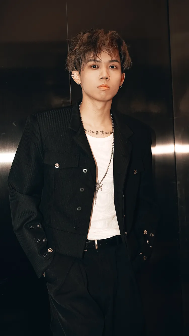 張鈞從創作、錄音到上架幾乎一手包辦，展現對音樂的高度投入。益極娛樂提供