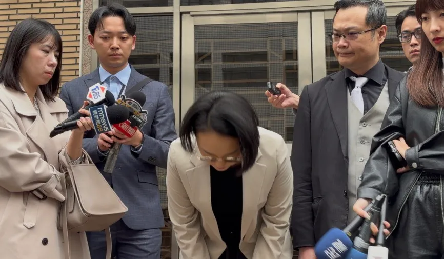 劉向婕鞠躬向徐巧芯、父母親及家人道歉，並表示已郵寄離婚協議書給杜秉澄。張欽攝