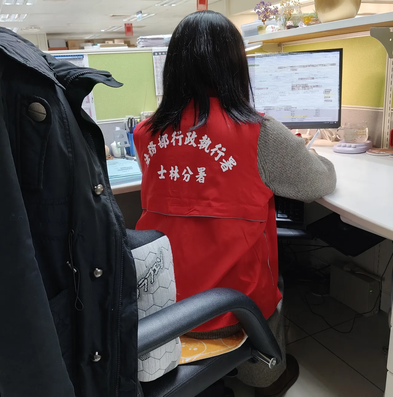 攜超額黃金闖關遭扣挨罰142萬不繳　士林分署強力執行！「金主」花10月籌齊繳清