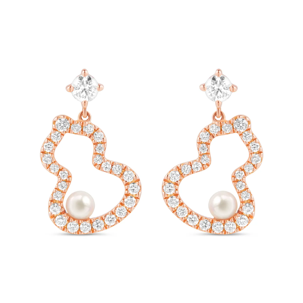 Qeelin Wulu Petite 18K玫瑰金鑲嵌鑽石及Akoya珍珠耳環，11萬8000元。品牌提供