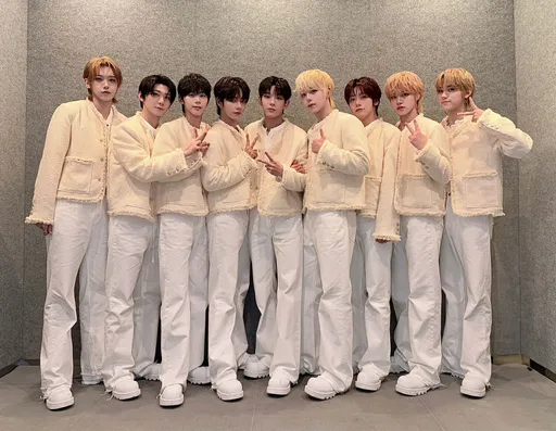 破4億票超狂！新人男團 AHOF 橫掃 D Awards　台灣成員志恩成焦點人物