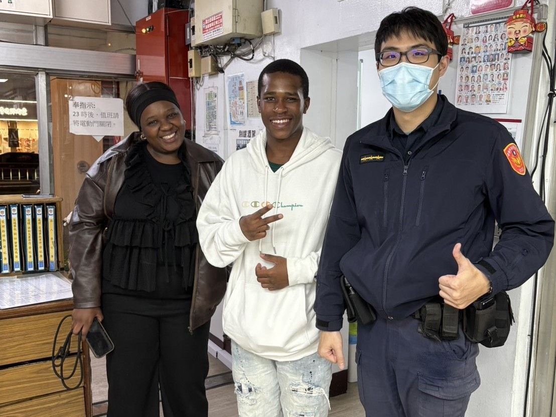 史瓦帝尼遊客遺失手機!新興警方沿路查訪 1小時確認手機位置