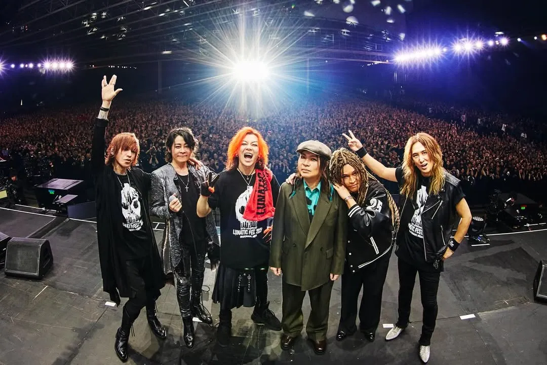 真矢（右三）去年11月9日參加樂團主辦的「LUNATIC FEST.」，成為最後一次公開露面。翻攝真矢IG