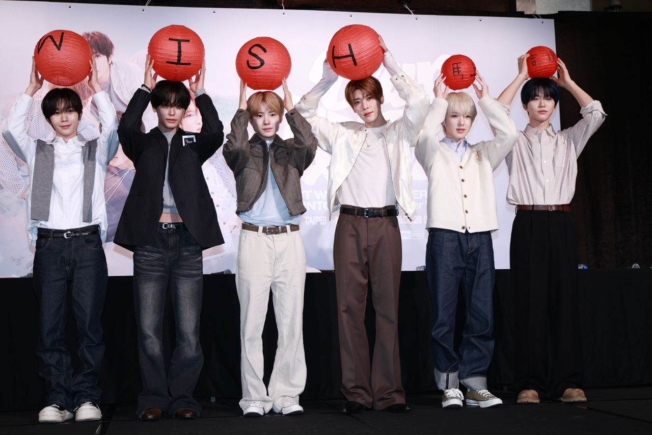 NCT WISH很懂狂撩「對你暈船」!訪台舉燈籠慶元宵腹肌見客