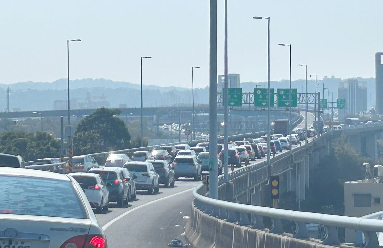 塞車內急怎麼辦?一票人大推1神物「不是紙尿布」:比寶特瓶安全