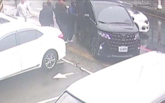 債務糾紛!1家3口當街遭擄 壢警1小時內解救人質逮捕9嫌