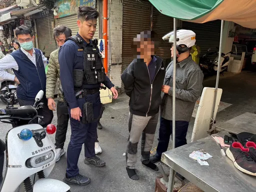 無業男嘉市搶銀樓被活逮　休假警返鄉立功「感覺很棒」