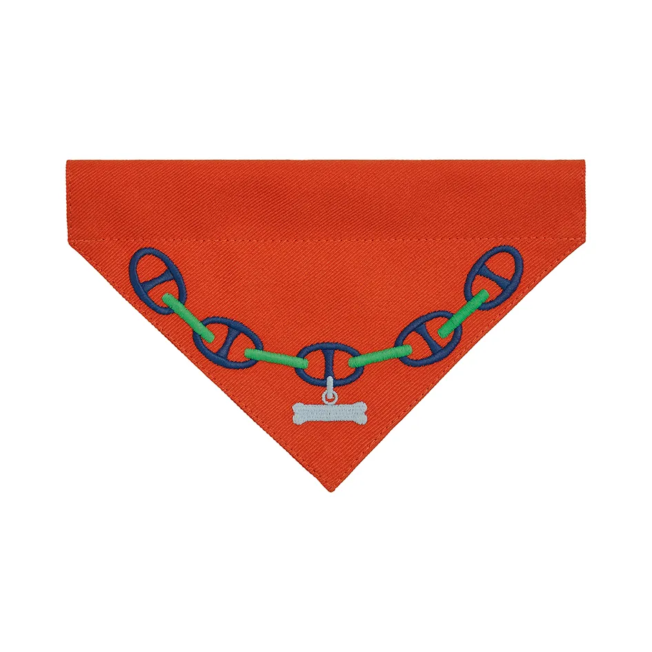 科技布料寵犬領巾，8900元。品牌提供