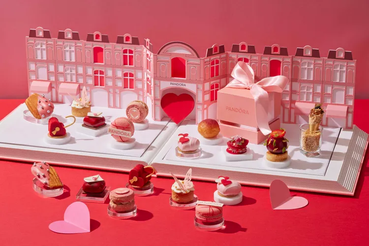 與丹麥珠寶品牌 Pandora合作，即日起至3月31日推出聯名雙人下午茶。寒舍艾美提供
