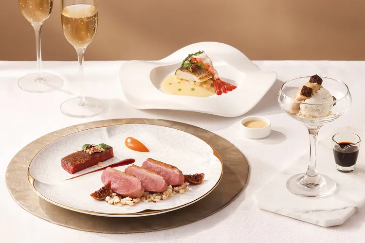 2月14日情人節當天全台分店僅供應限定雙人套餐。夏慕尼提供