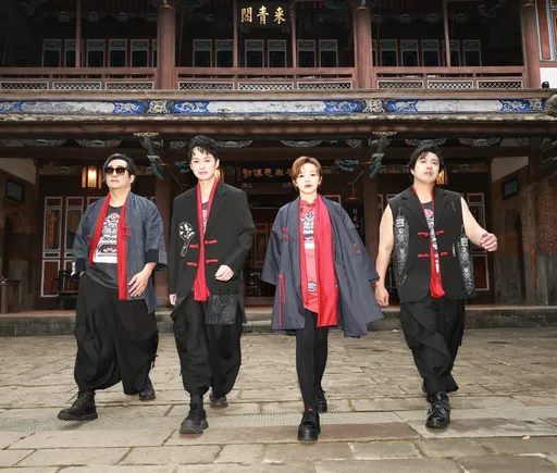 王瞳披新戰袍「方口獅」上身氣場太強！許願開演唱會