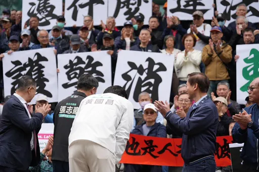 黃國昌率2千警消爭退休金　心酸嘆：年關將至還為尊嚴奔波