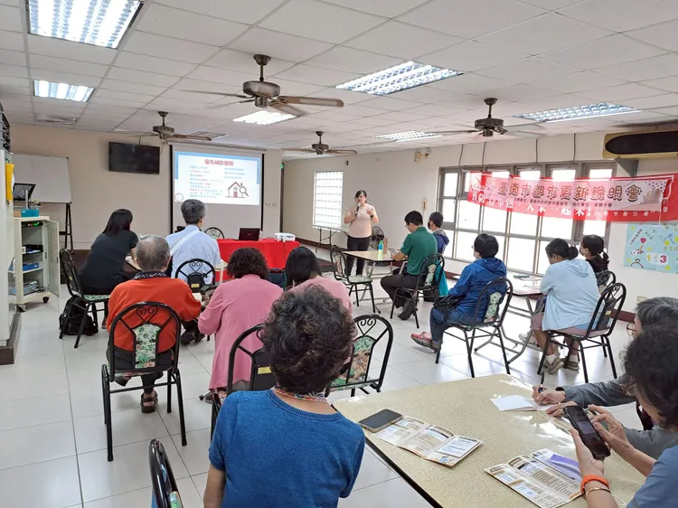 南市府今年將至各區辦理說明講座及推廣講習，協助民眾了解相關規定，審視申請條件，並免費為民眾製作申請補助計畫。南市府提供