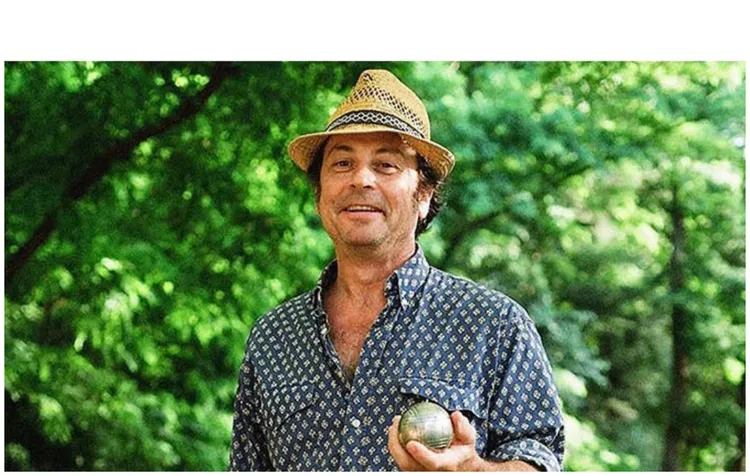 施瓦茲的公司從16個國家進口葡萄酒與烈酒。翻攝IG