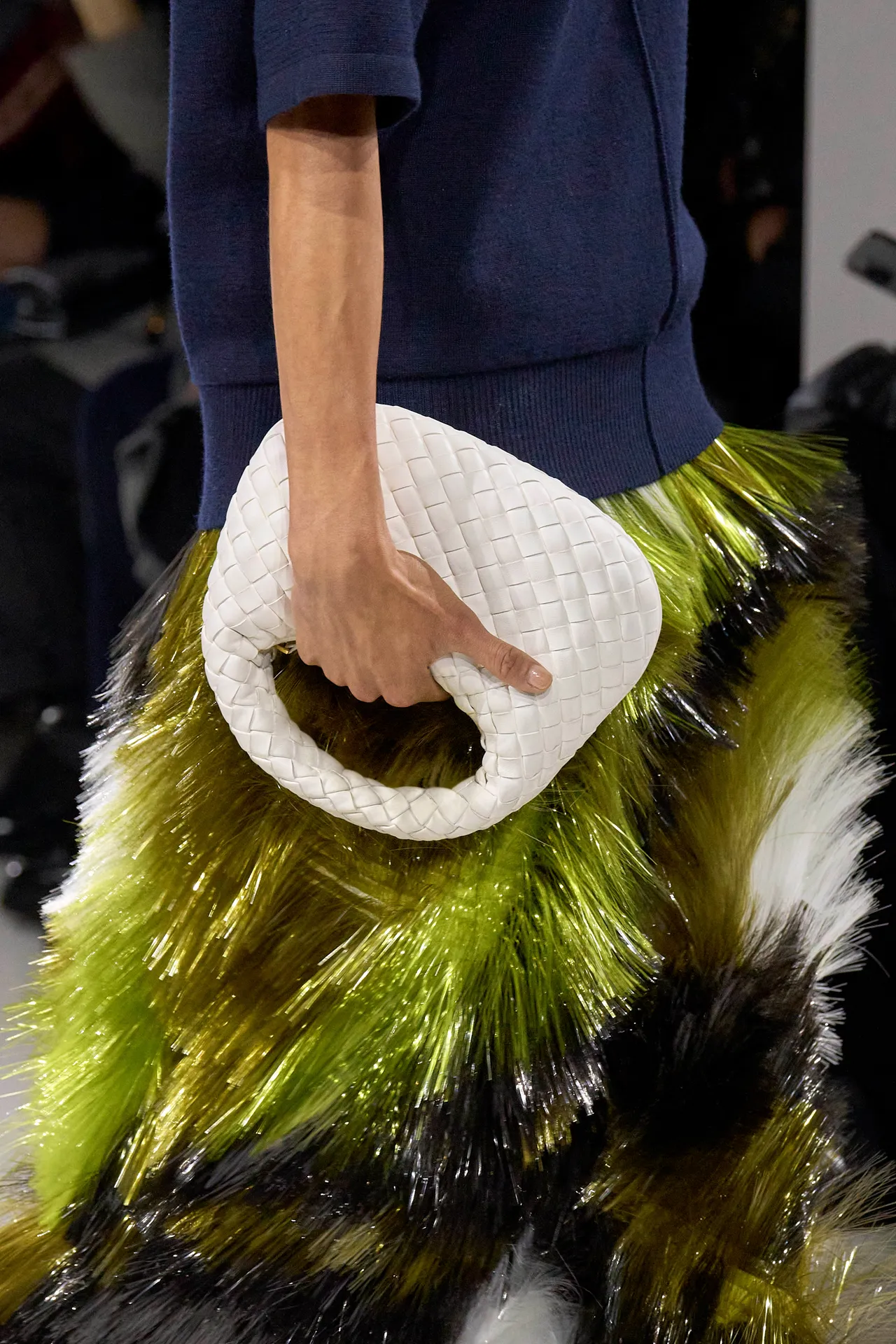 BOTTEGA VENETA推出全新Veneta系列包款。品牌提供