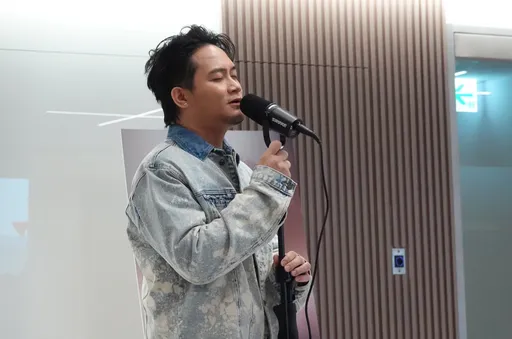 大Q秉洛翻唱中島美嘉神曲　錄到一半狗兒子驟逝：憋著哭聲唱完