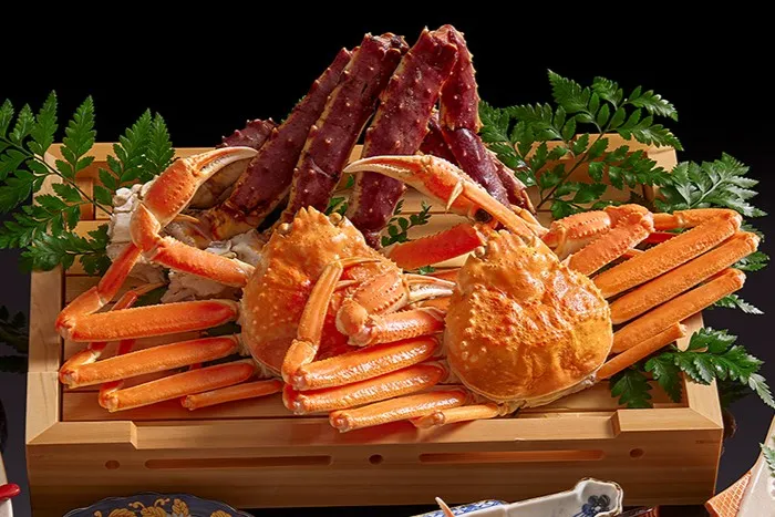 HAYASE的「日本蟹盡享會席」精選松葉蟹、鱈場蟹與毛蟹入饌，每位4300元。JR東日本大飯店台北提供
