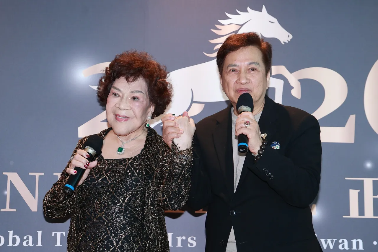 阿姑和李朝永一起舉辦選美。攝影中心攝