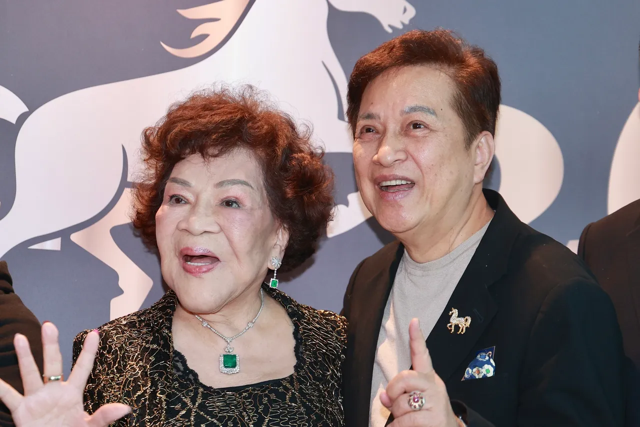 阿姑和李朝永要帶家人出國過年。攝影中心攝